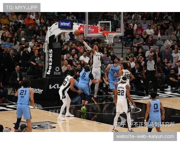 战报：文班亚马送出9次封盖创季后赛新秀纪录，马刺惜败雷霆